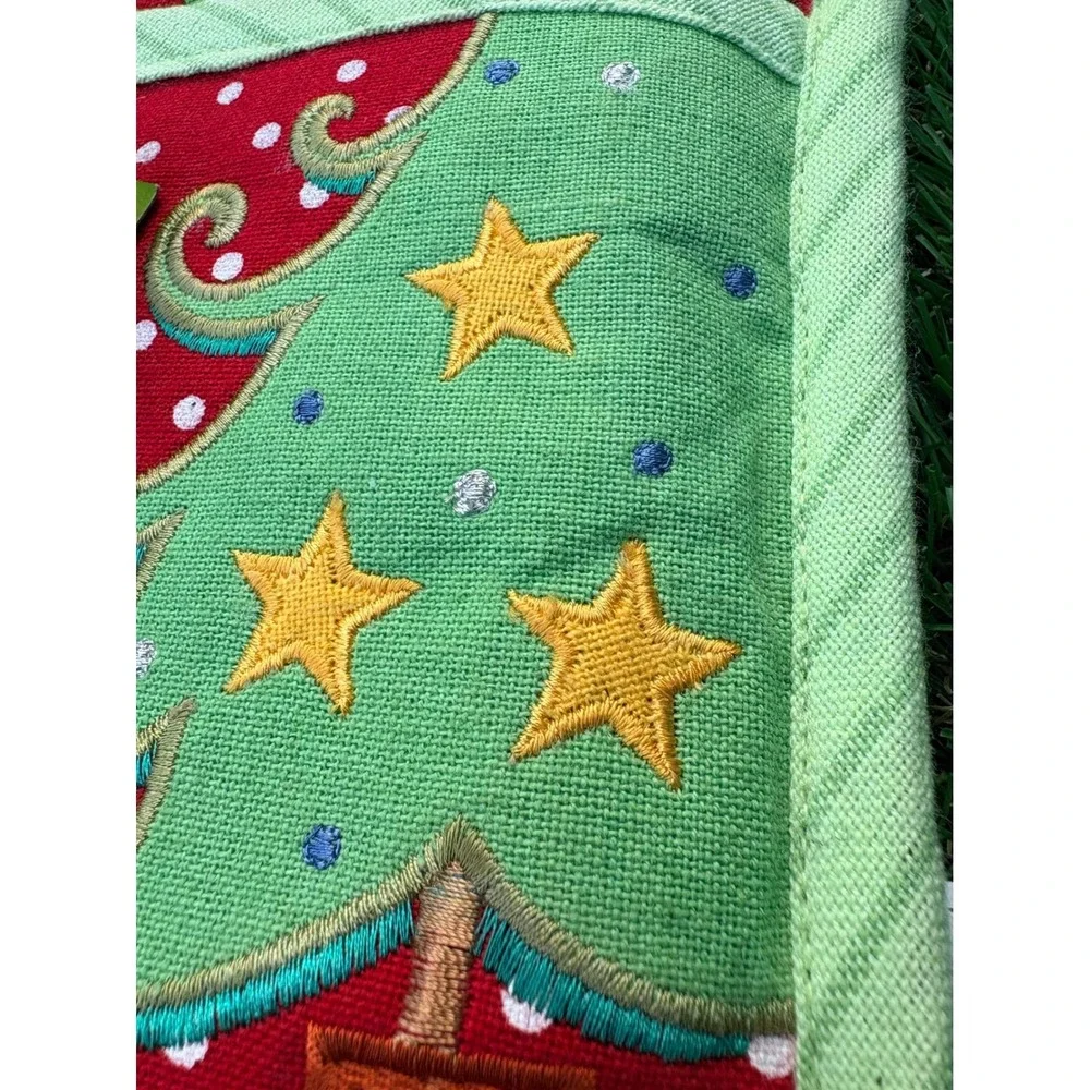Christmas Potholder and‎ Kitchen Towel Set Red Green Embroidered Holiday Decor